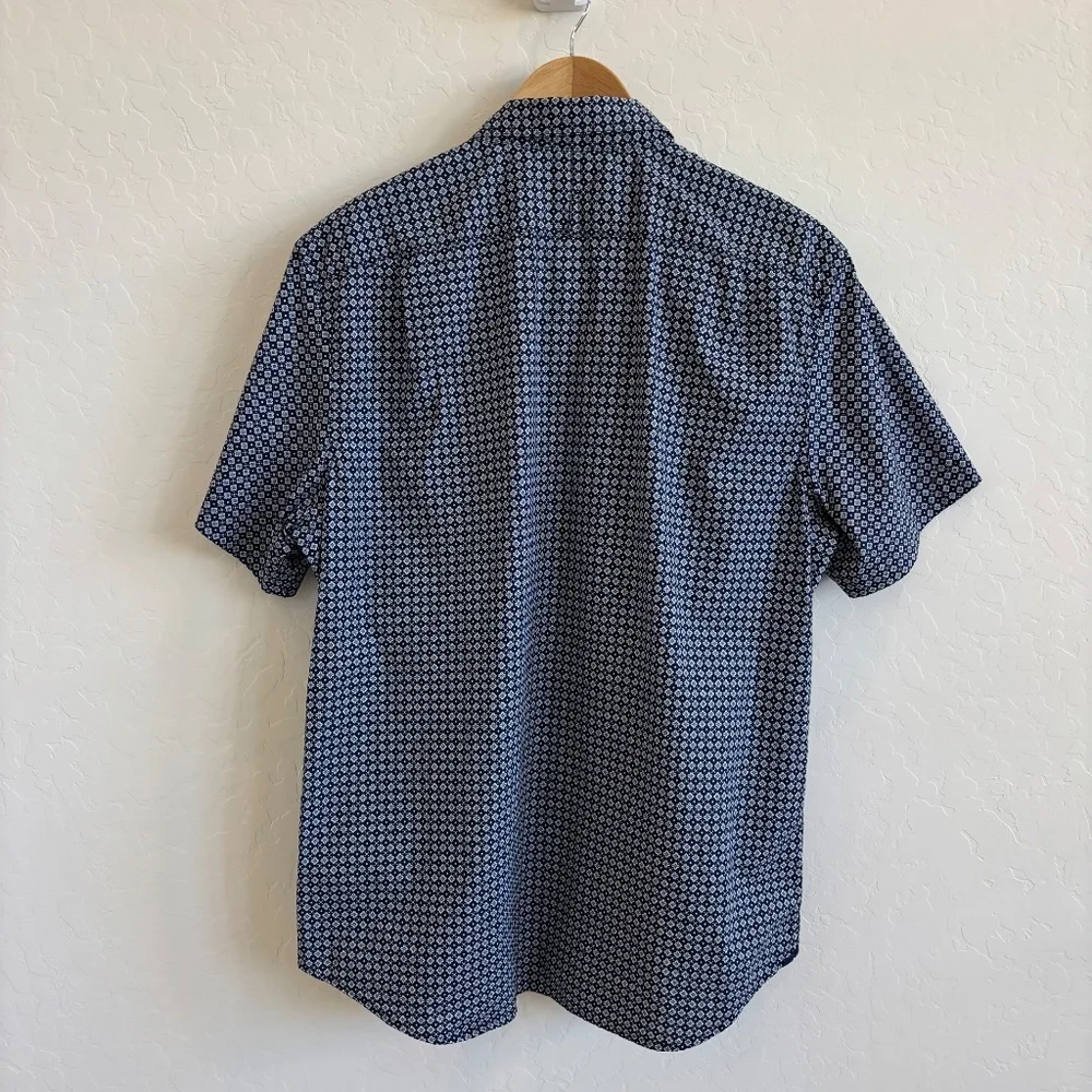 Banana Republic Men’s Regular Fit Short Sleeve Shirt - Navy Geo Print , Large
